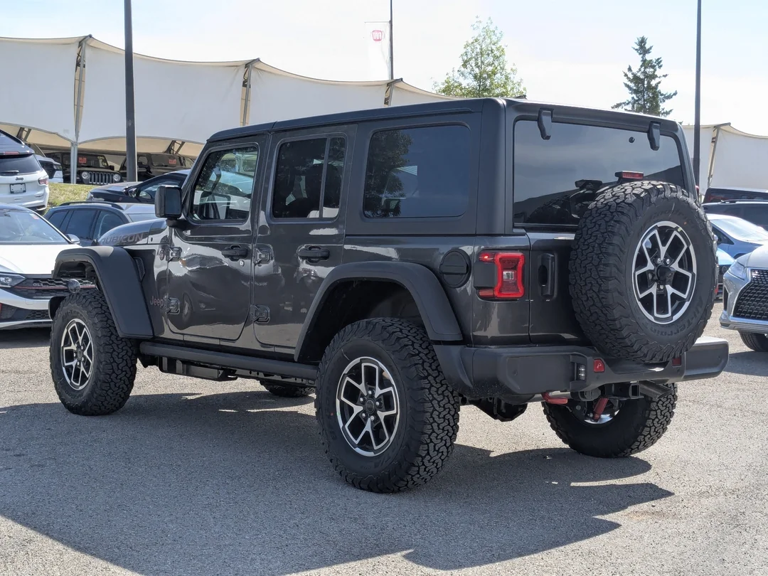 New 2026 Grey Jeep Rubicon - - 4x4 - Nappa Leather - Freedom Top Hardtop - 8- Speed Auto - Remote Start & More! image 6
