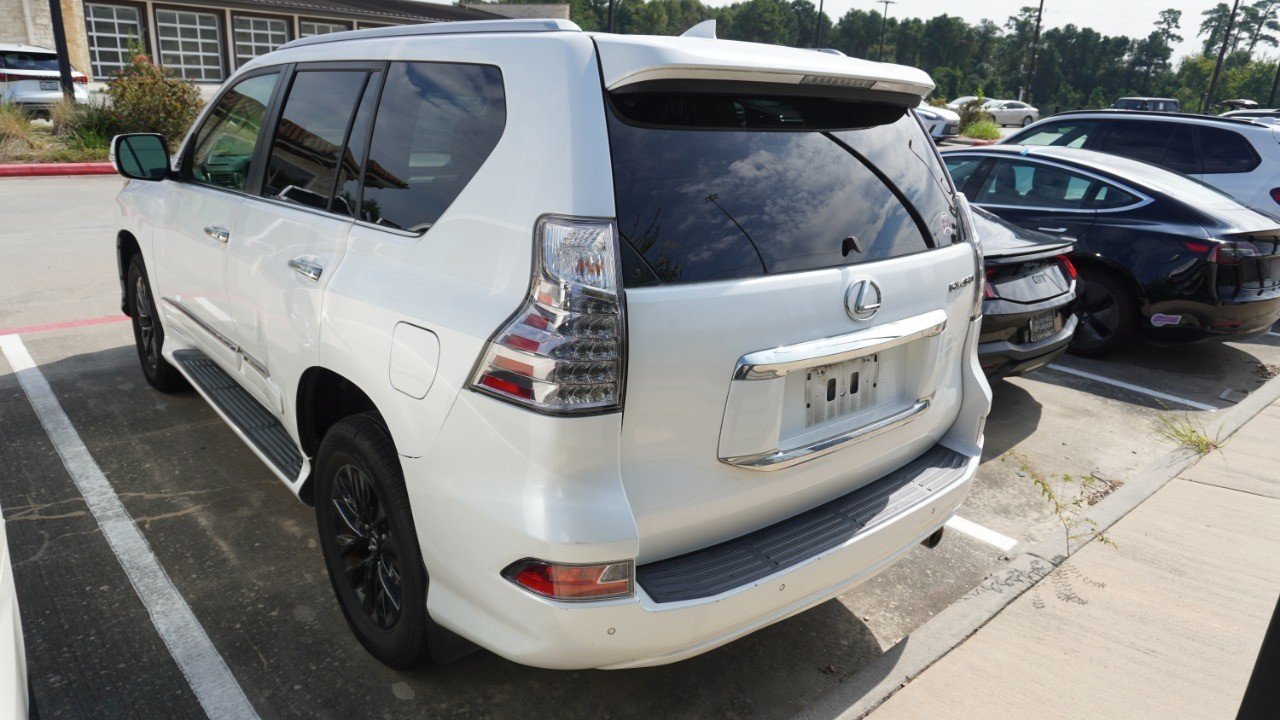 Used 2016 White Lexus  image 7