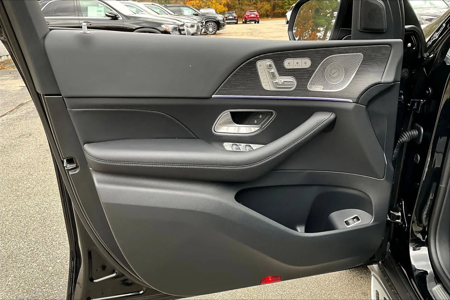 New 2026 040/Black Mercedes-Benz GLS 450 image 12