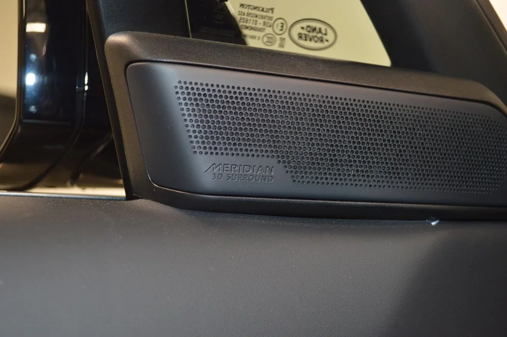 Used 2025 Gray Land Rover SE image 19