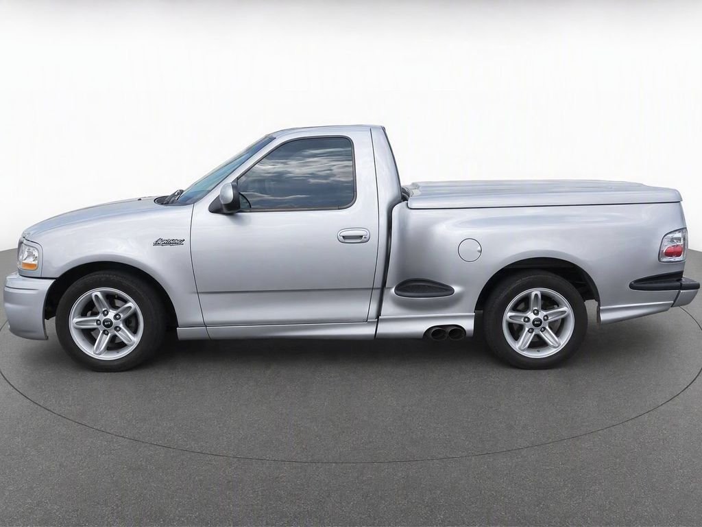 Used 2001  Ford SVT Lightning image 8