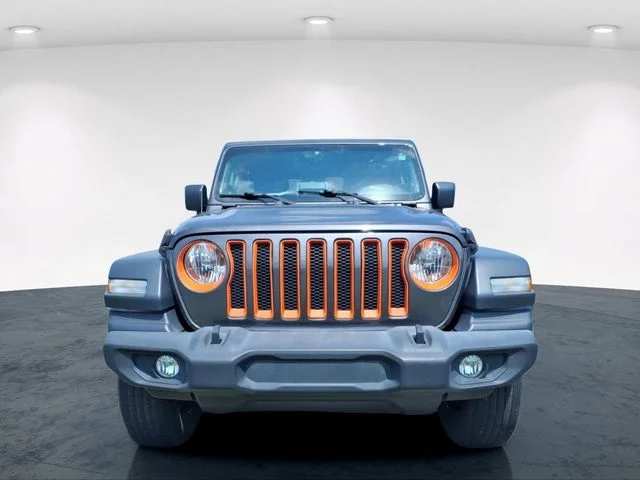 Used 2020 Gray Jeep Sport image 6