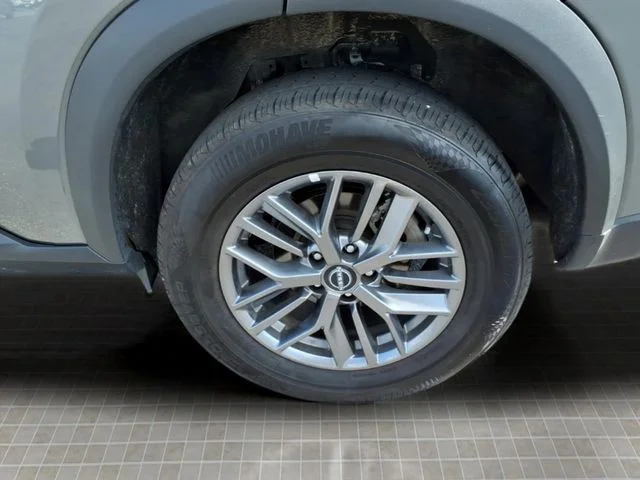 Used 2024 Gray Nissan S image 8