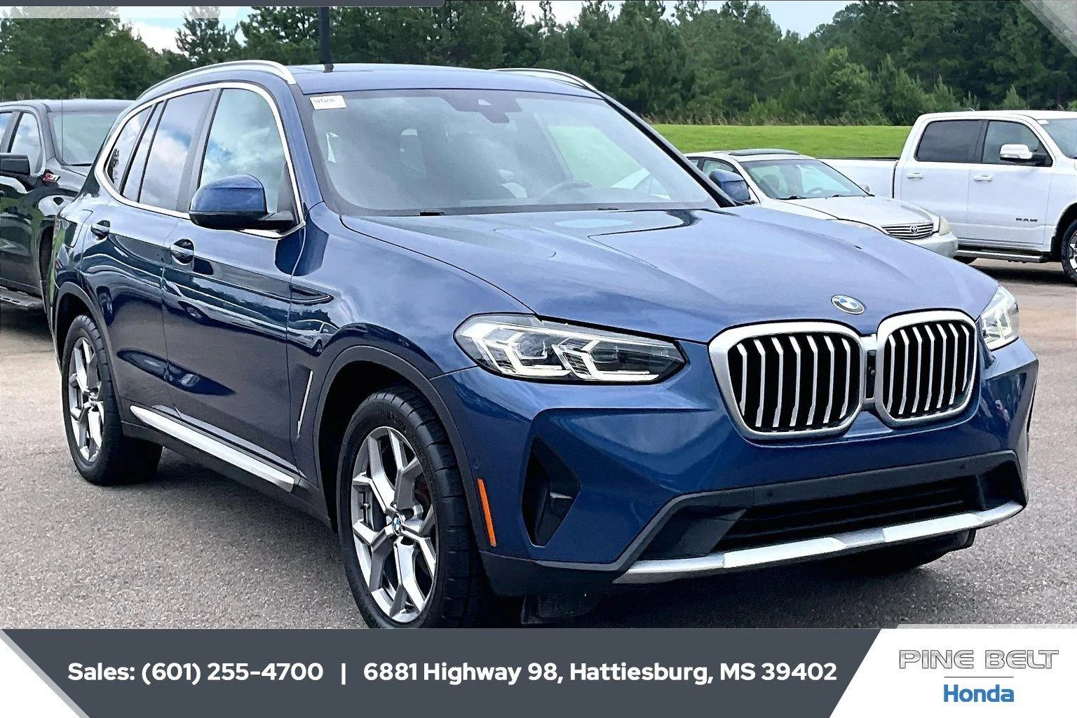Used 2024 Phytonic Blue Metallic BMW sDrive30i image 2
