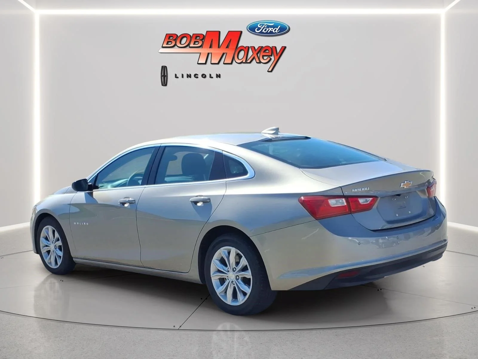Used 2024 Mineral Gray Metallic Chevrolet LT 1LT image 7