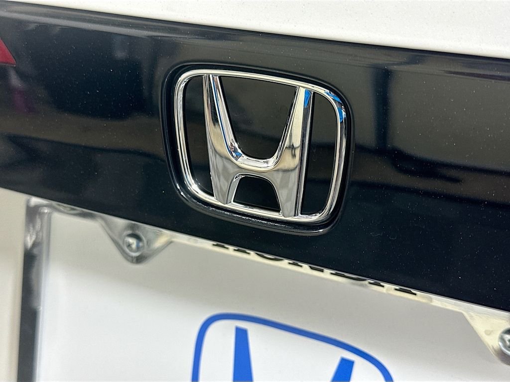 New 2026 Platinum White Pearl Honda LX image 21