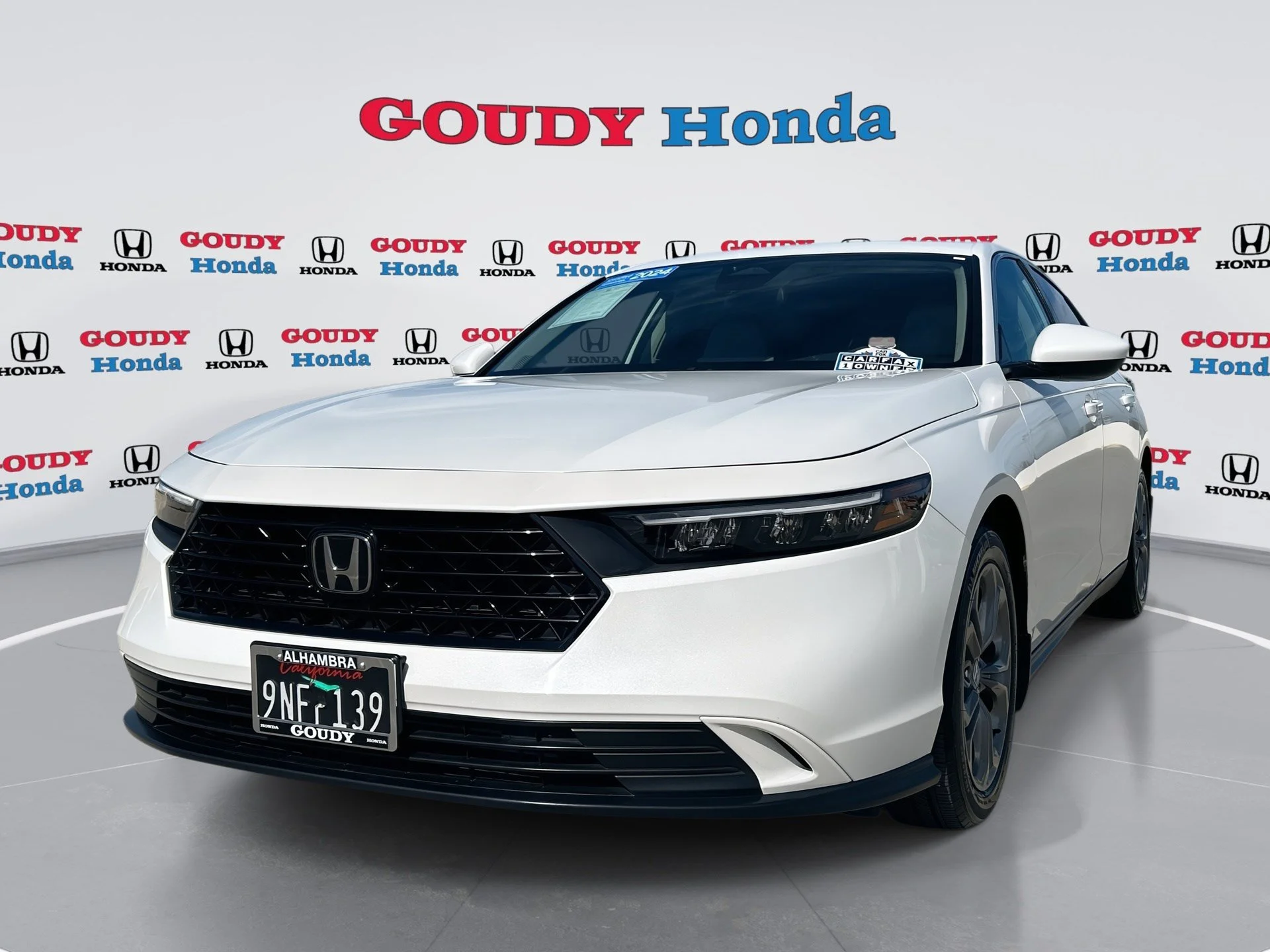 Certified Used 2024 Platinum White Pearl Honda EX image 27