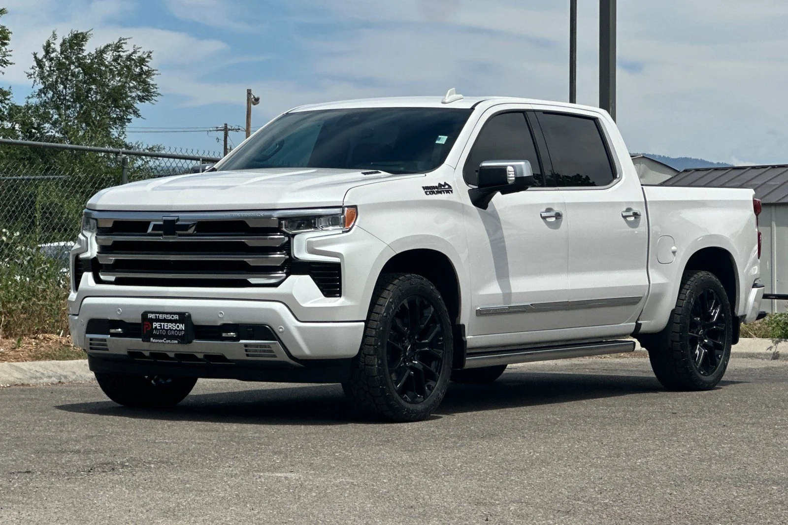 Used 2024 Beige Chevrolet High Country image 7