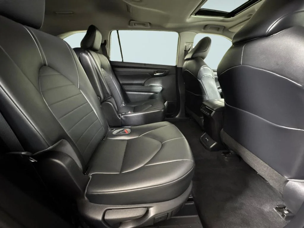 Used 2021 Magnetic Gray Metallic Toyota XLE image 15