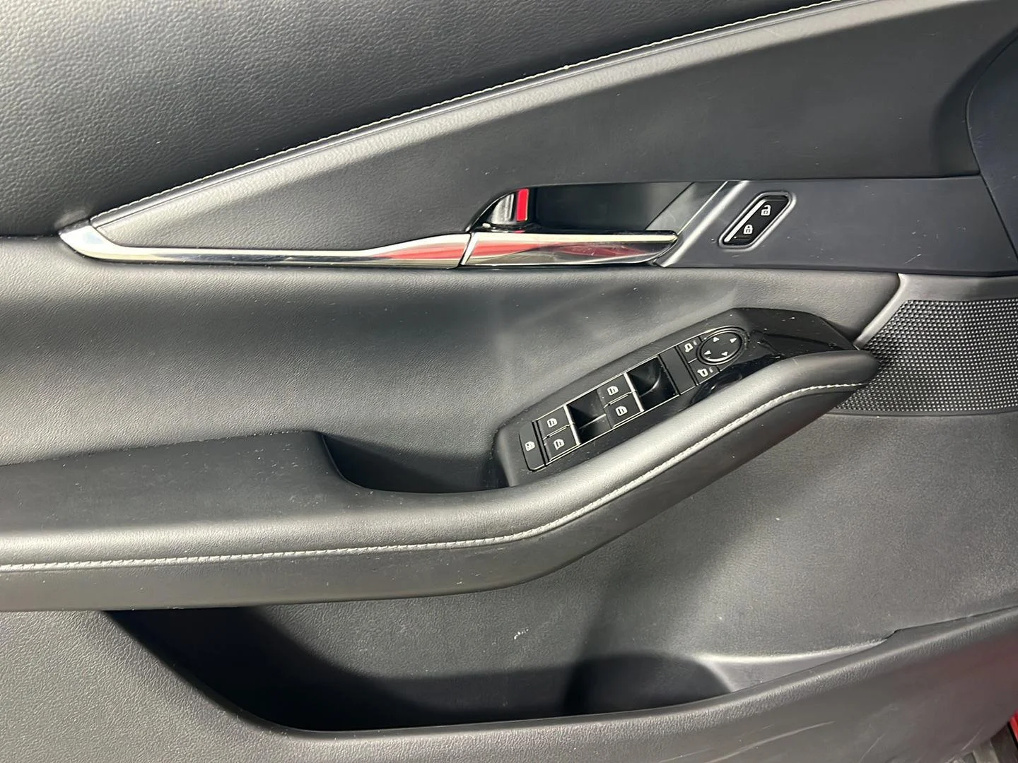 Used 2025 Soul Red Crystal Metallic Mazda 2.5 S Preferred Package image 33