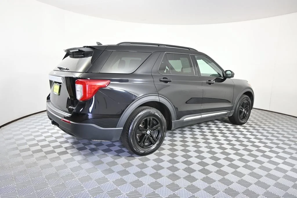 Used 2023 Black Ford XLT image 6