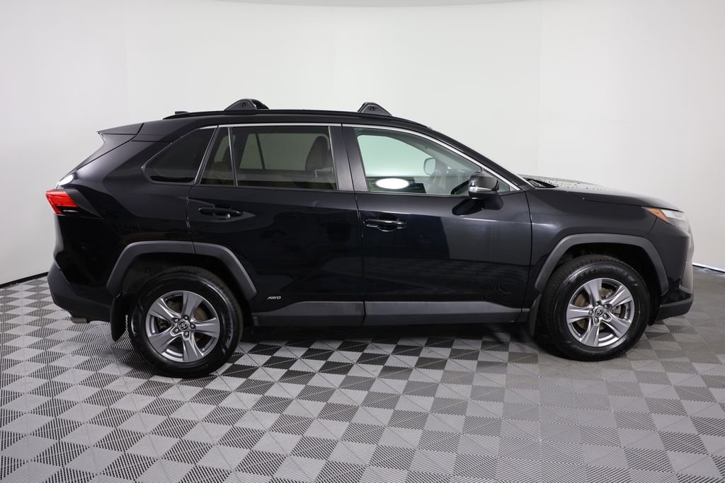 Used 2022 Black Toyota XLE image 9