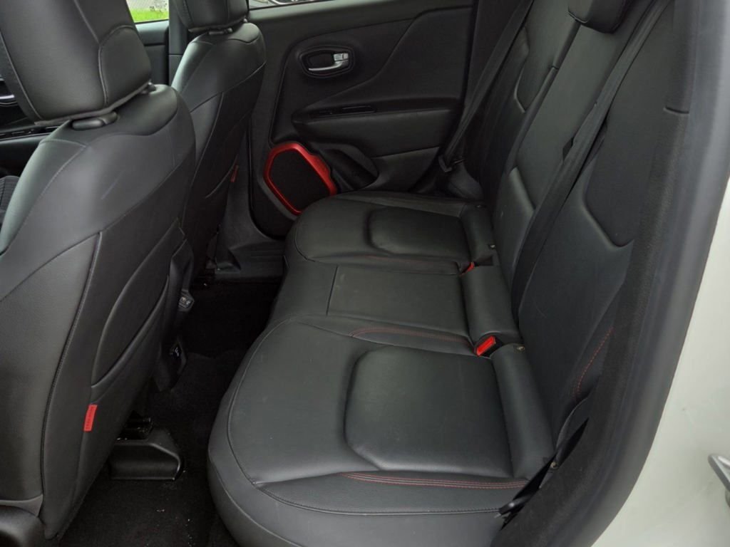 Used 2019 White Jeep Trailhawk image 9