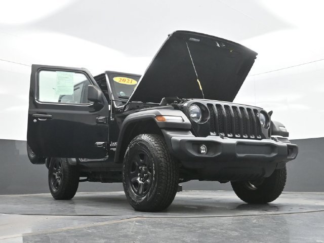 Used 2021 Black Jeep Sport image 32