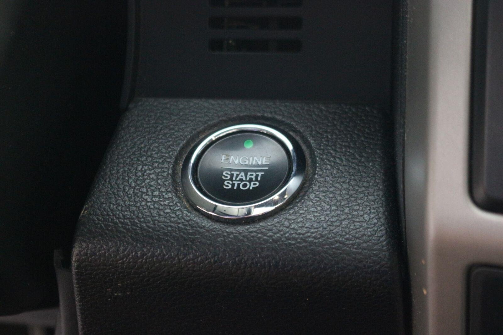 Used 2020 Black Ford XL image 32