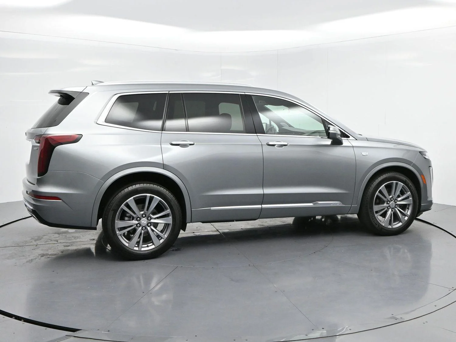 Used 2024 Argent Silver Metallic Cadillac Premium Luxury image 8