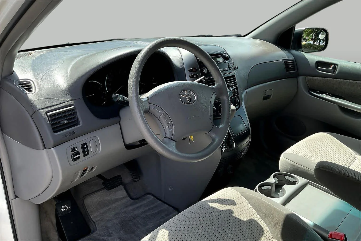 Used 2008 Natural White Toyota LE image 16