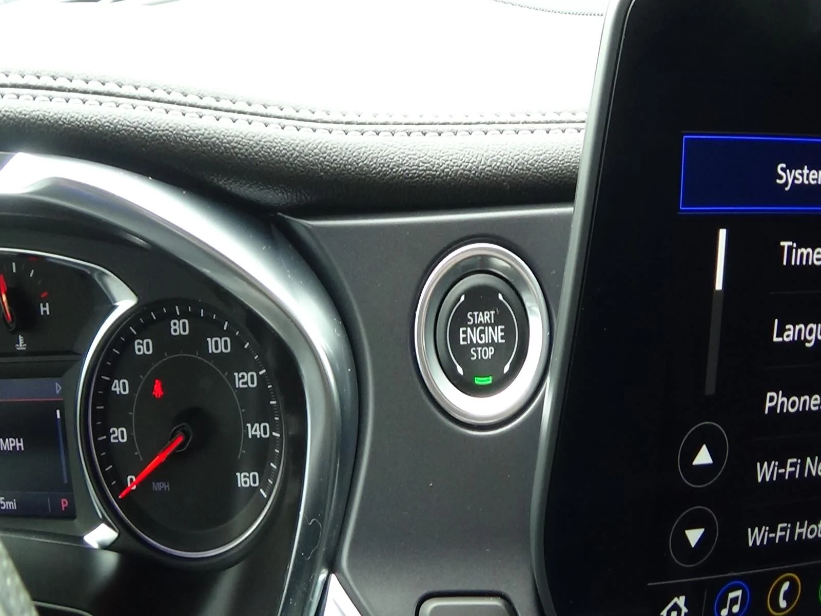 Used 2025 Summit White (gaz) Chevrolet LT image 25