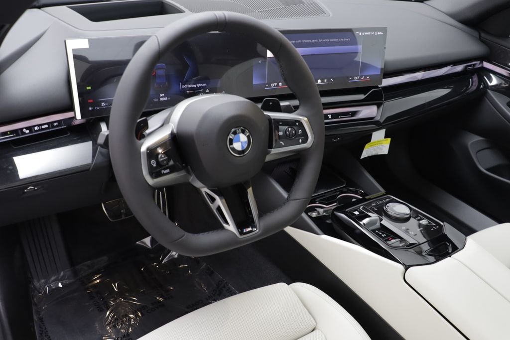 New 2027 Carbon Black Metallic BMW 530i xDrive image 7