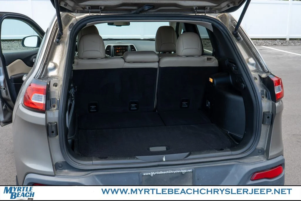 Used 2017 Light Brownstone Pearlcoat Jeep Limited image 30