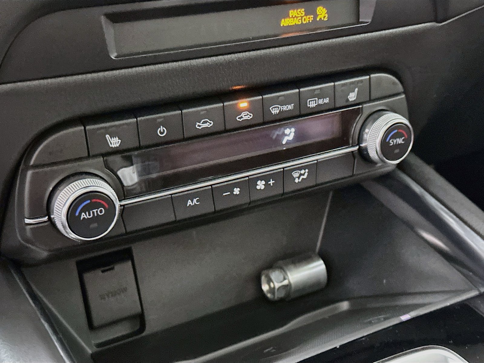 Used 2025 White Metallic Mazda 2.5 S Carbon Edition image 16