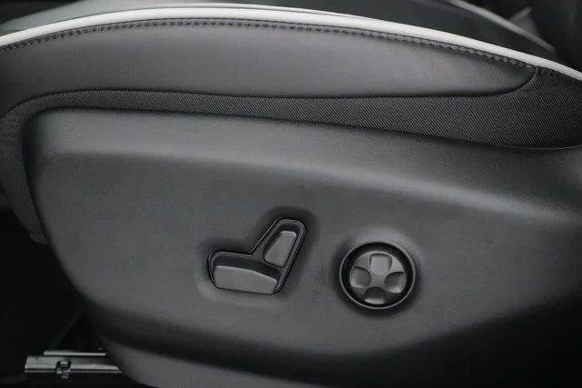 2026 Chrysler Pacifica Limited - Photo 19