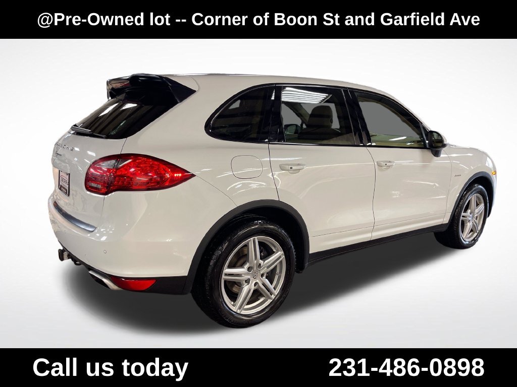 Used 2013  Porsche Diesel image 5