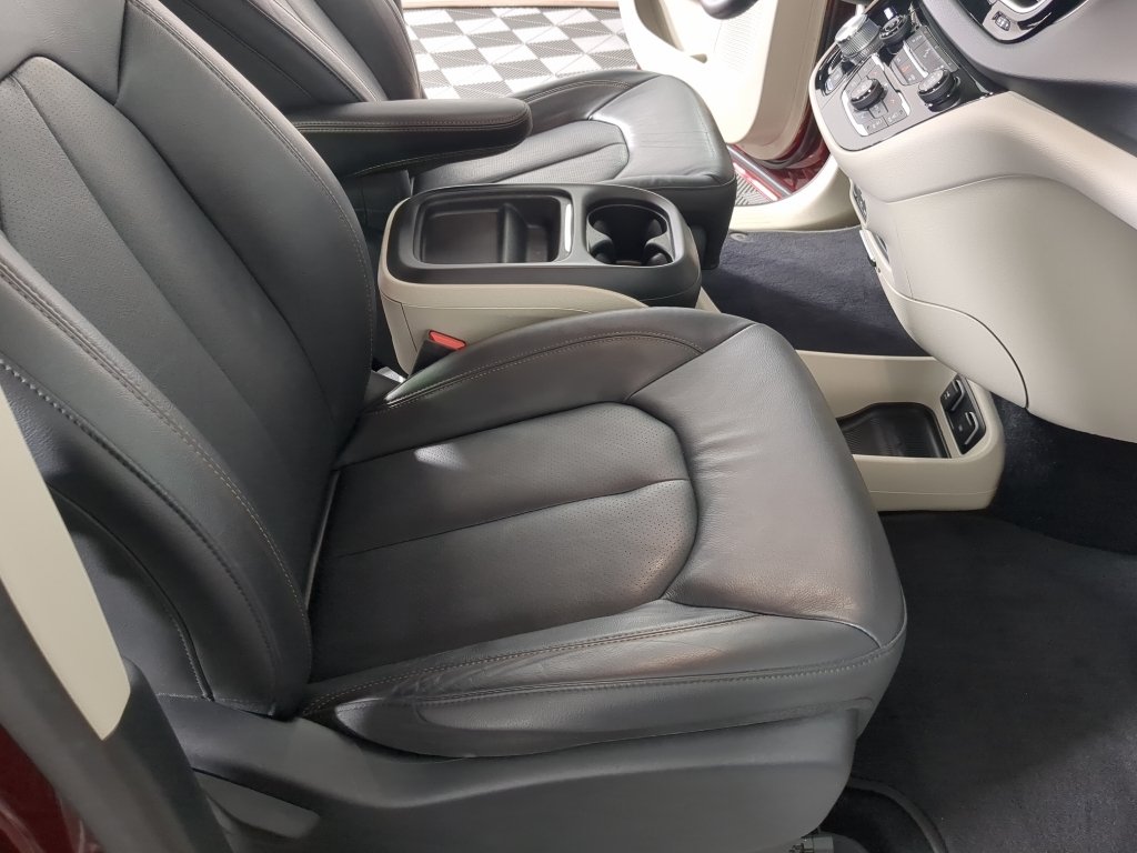 Used 2020 White Chrysler Touring L image 22