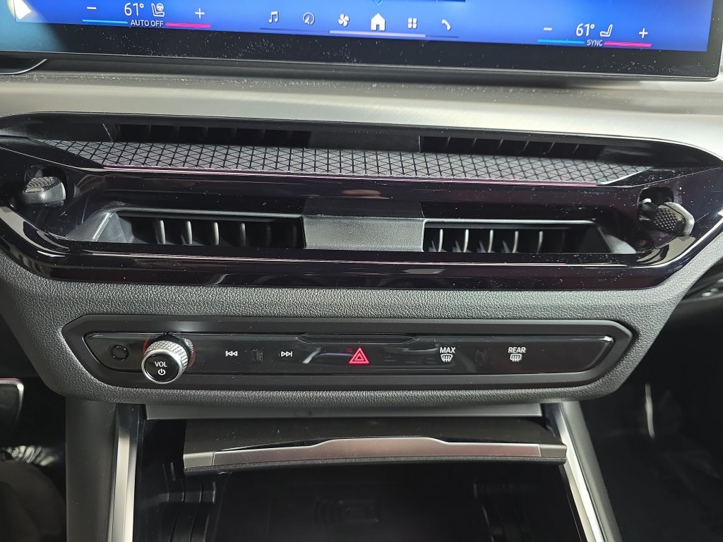 New 2026 Black Sapphire Metallic BMW 330i xDrive image 20