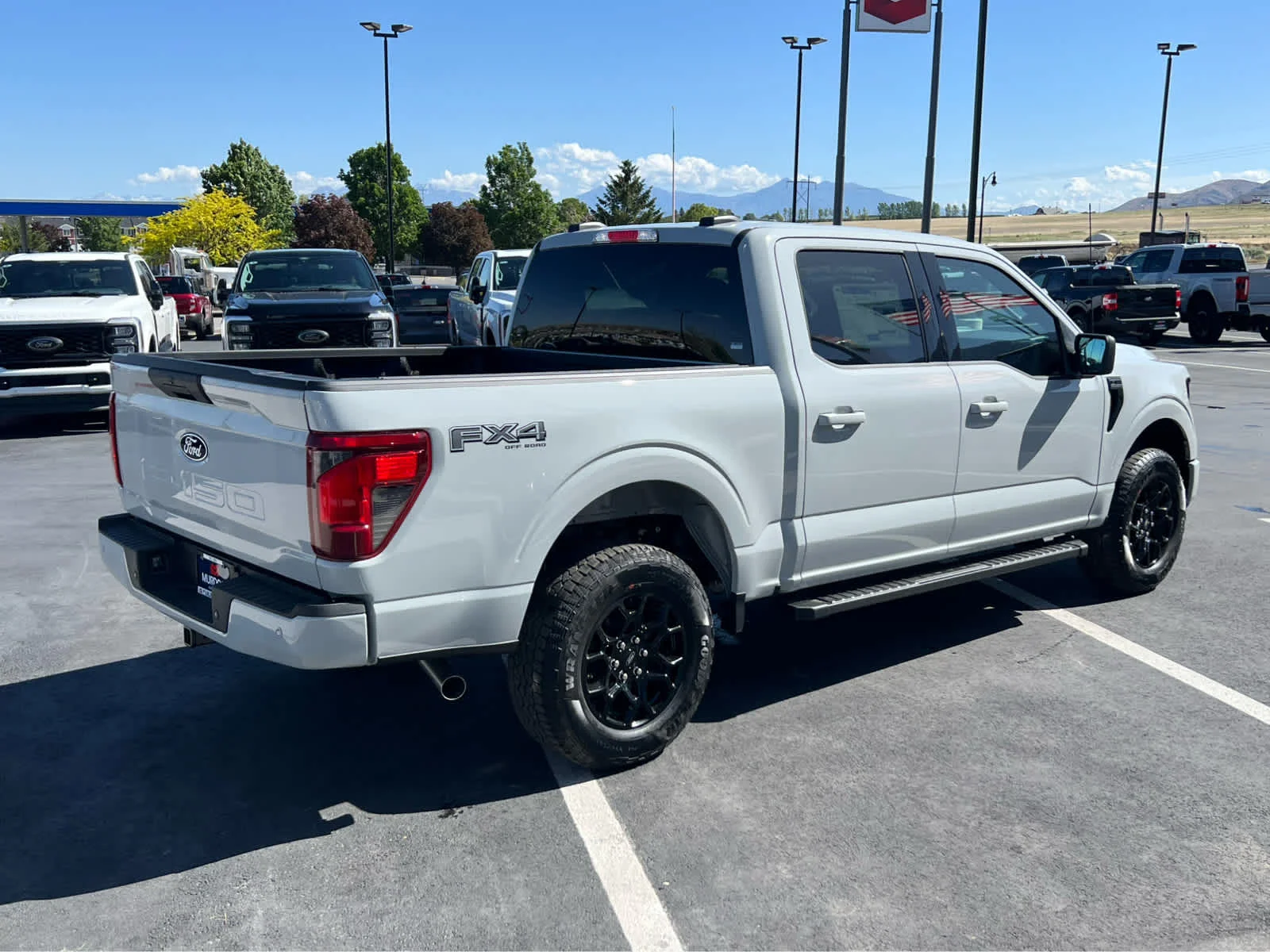 New 2026 Avalanche Ford XLT image 7