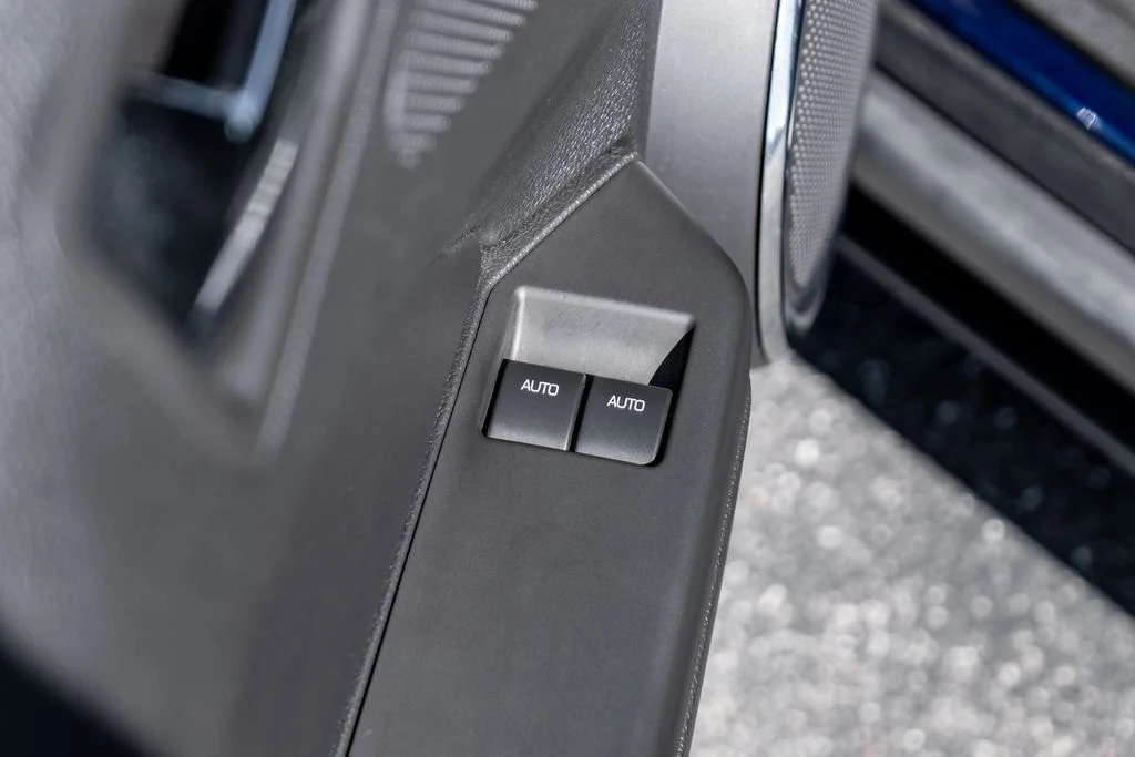 Used 2012 Blue Ford GT Premium image 20