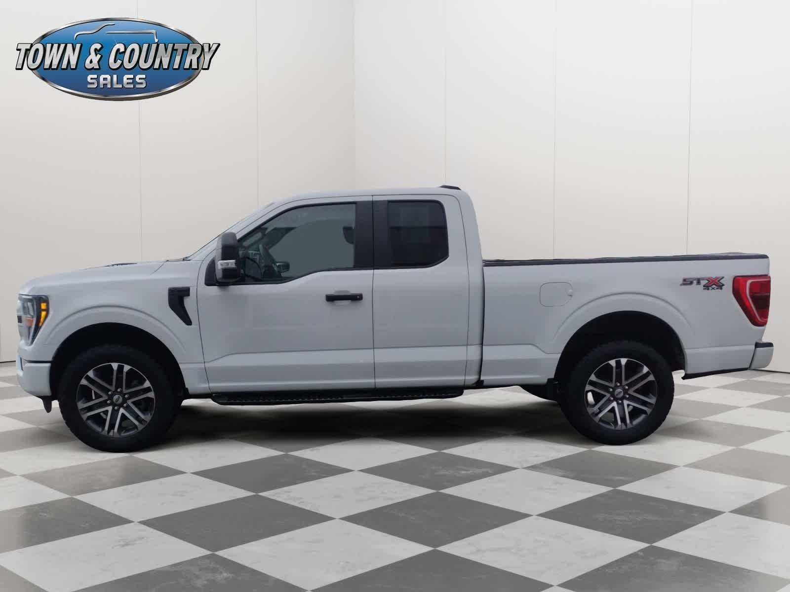 Used 2023 Oxford White Ford XL image 4