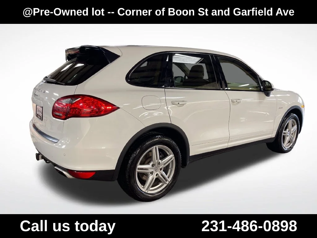 Used 2013  Porsche Diesel image 5