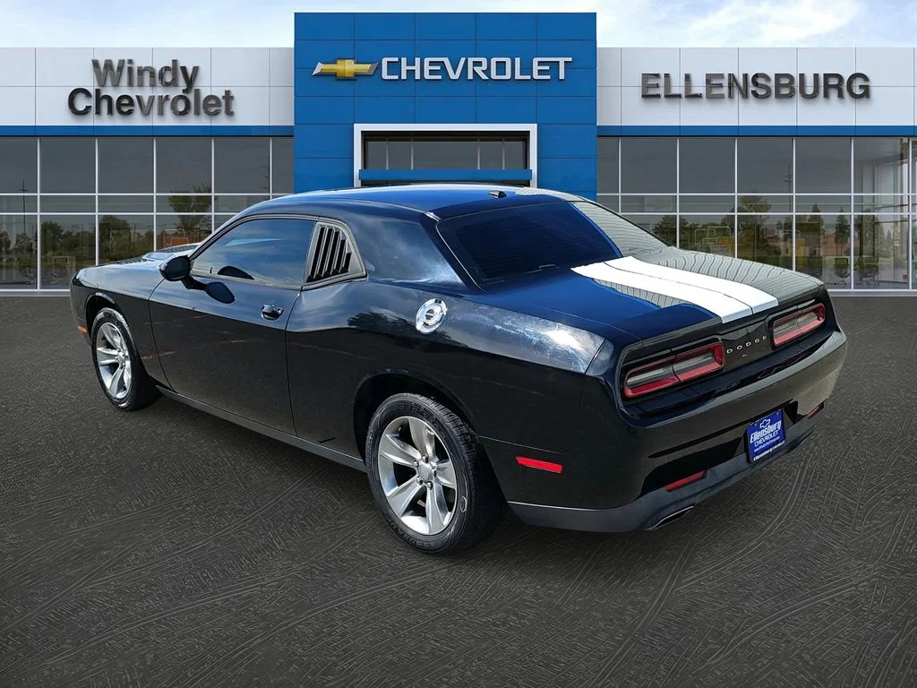 2016 Dodge Challenger SXT - Photo 5