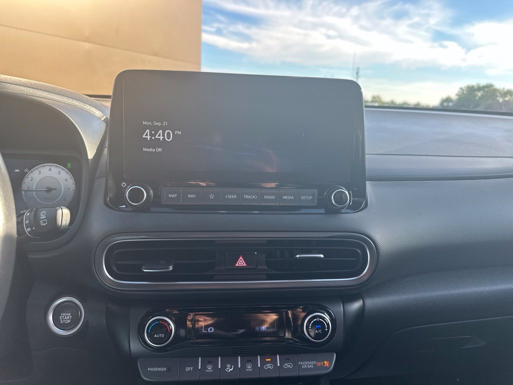 2022 Hyundai Kona Limited - Photo 16