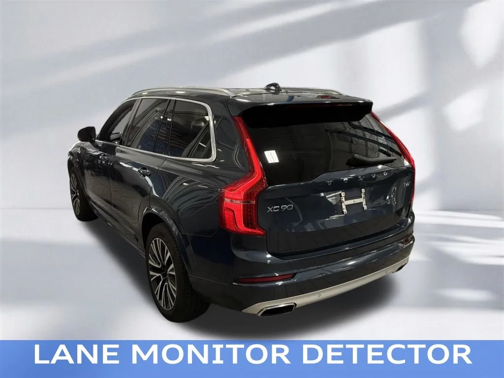 Used 2020 Blue Volvo T6 Momentum image 7