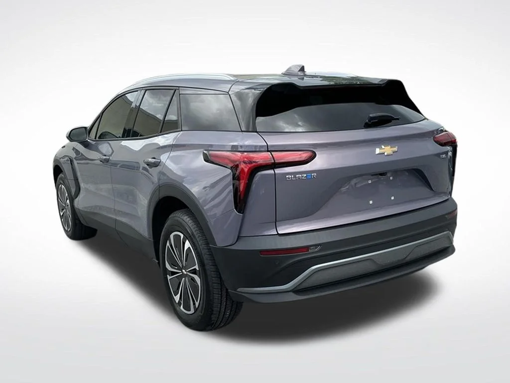 Used 2024 Gray Chevrolet LT image 8