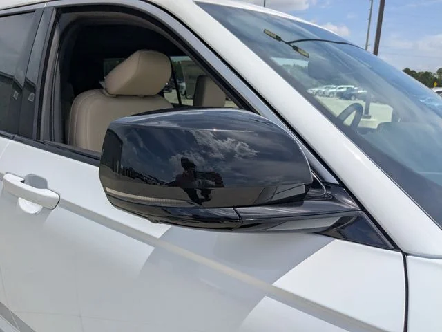 New 2026 Bright White Clear-Coat Exterior Paint Jeep Limited image 11