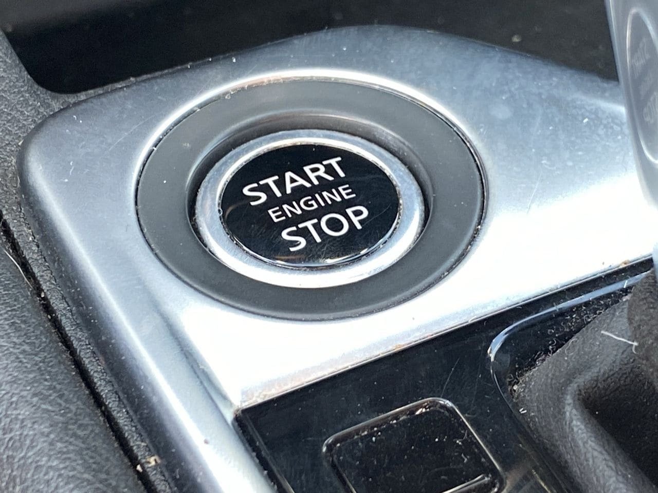Used 2025 Electric Blue Nissan SV image 8
