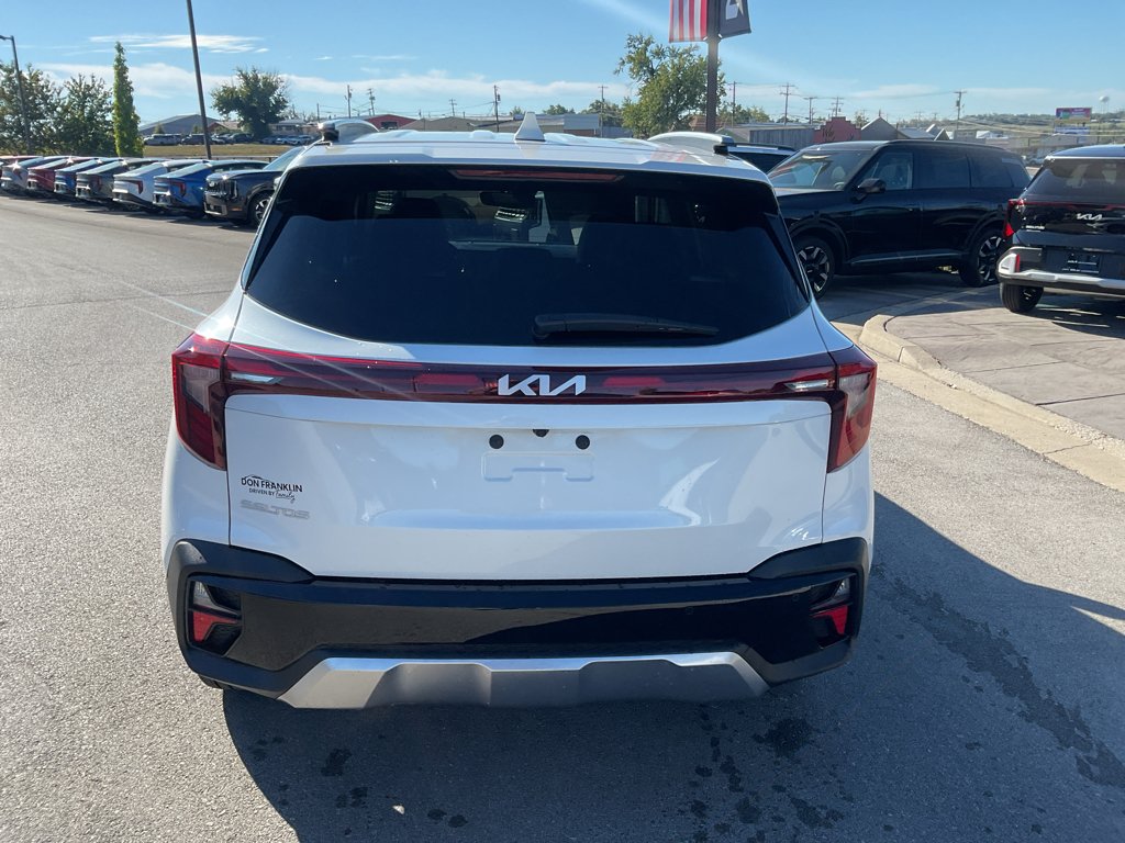 Used 2026 Snow White Pearl Kia EX image 8