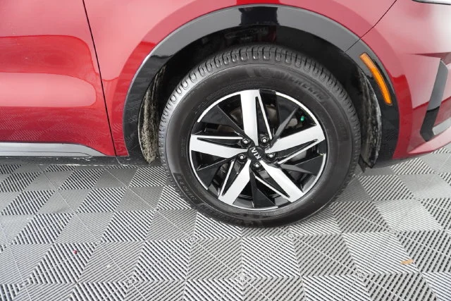 Used 2021 Red Kia EX image 14