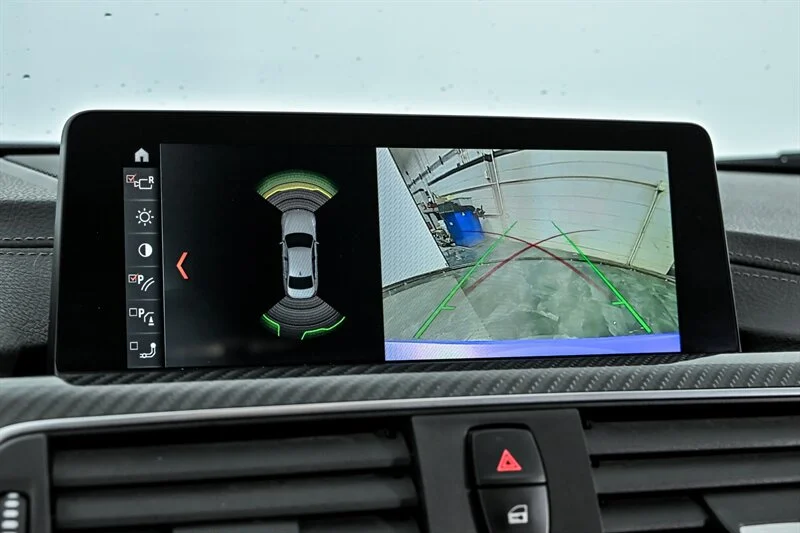 Used 2018  BMW  image 25