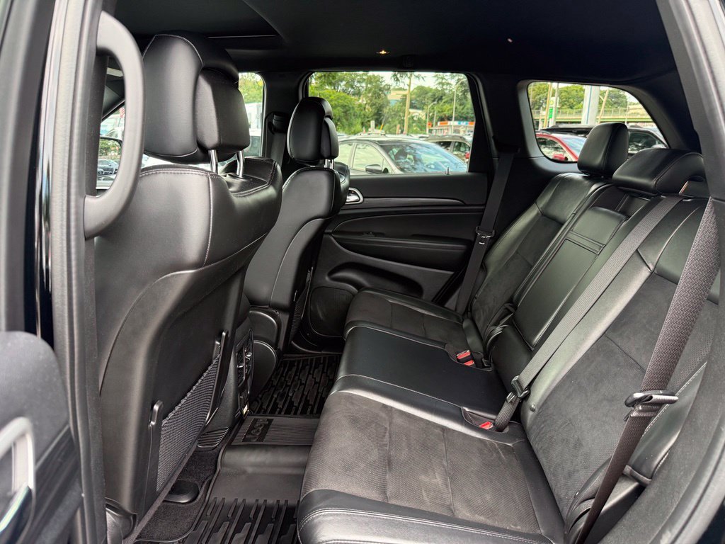 Used 2022 Black Jeep Laredo X image 24