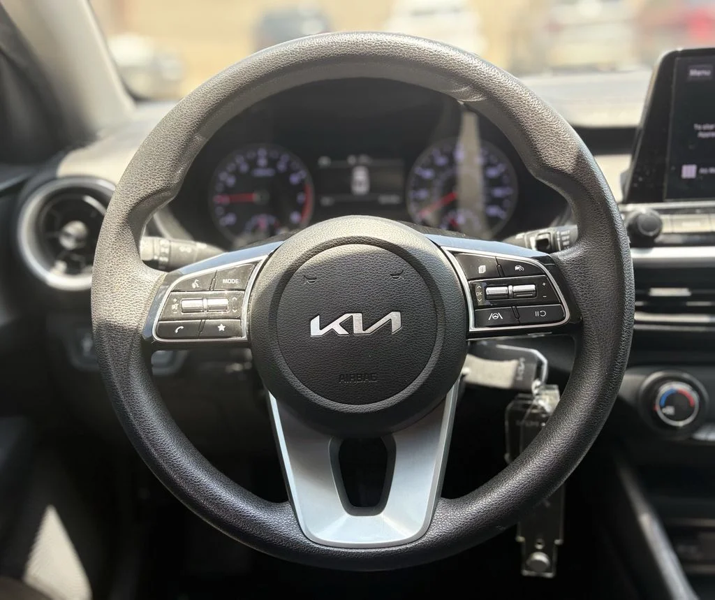 Used 2023 Aurora Black Pearl Kia LXS image 15