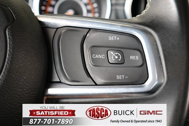 Used 2021  Jeep Overland image 22