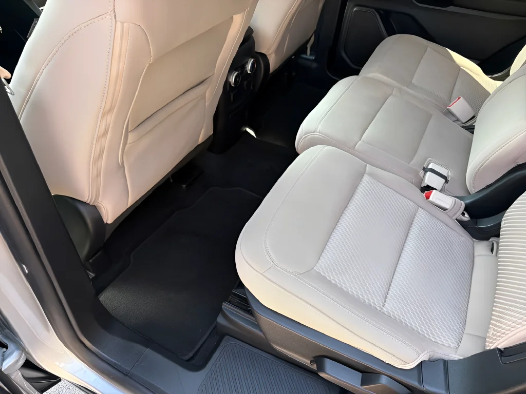 Used 2021 Silver Ford Base image 31