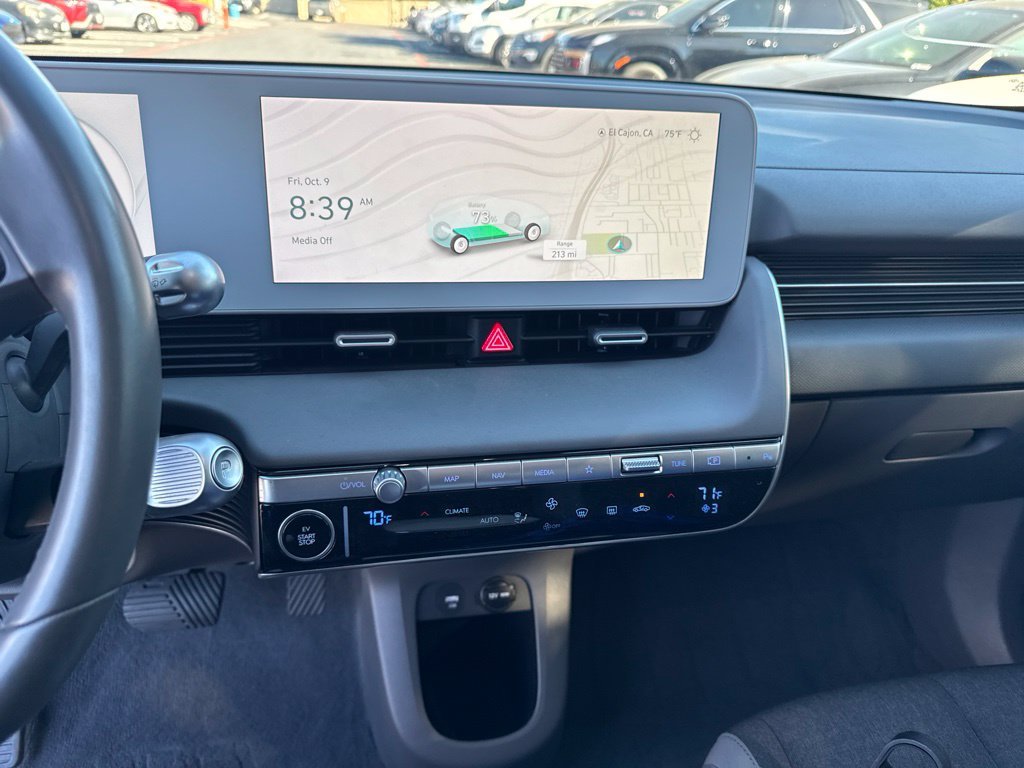 Used 2023 Black Hyundai SE image 8