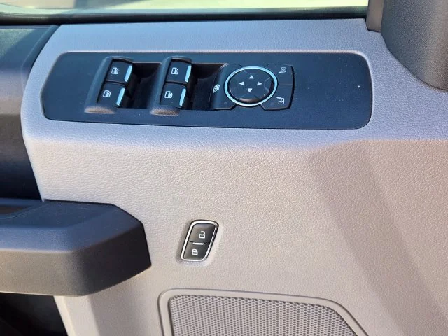 Used 2021 White Ford XL image 27