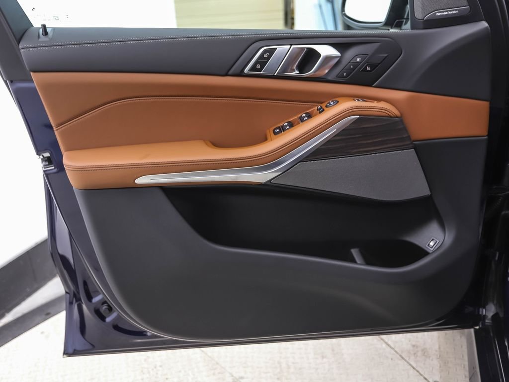 New 2026 Blue BMW xDrive50e image 9