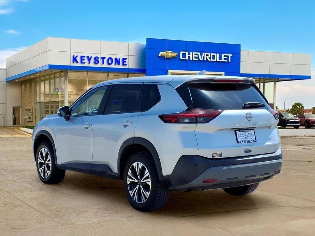 Used 2023 Silver Nissan SV image 5